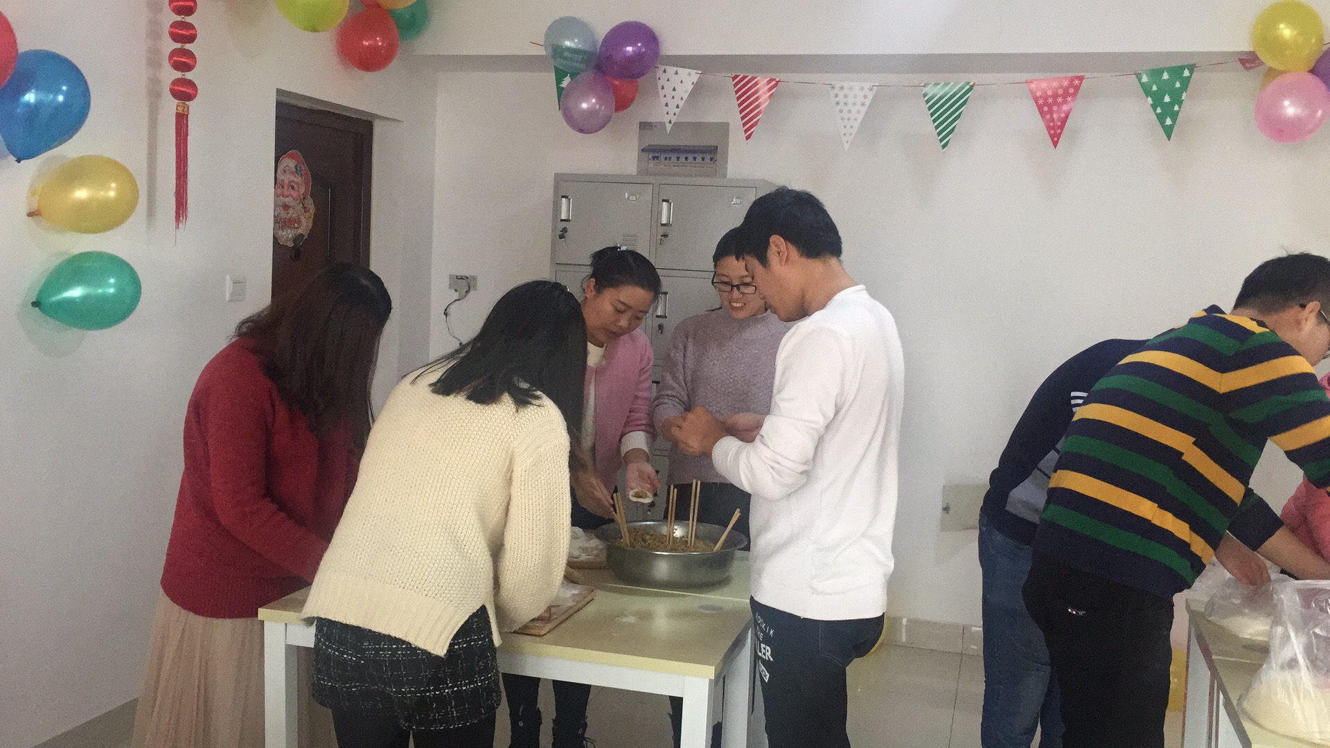 蓝网有爱|圣诞遇上冬至，祝您平安喜乐！